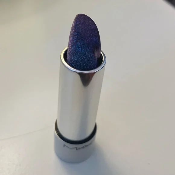 MAC Fizzy Feels Lip Balm- Shiver Shimmy-NWOB - Picture 2 of 4